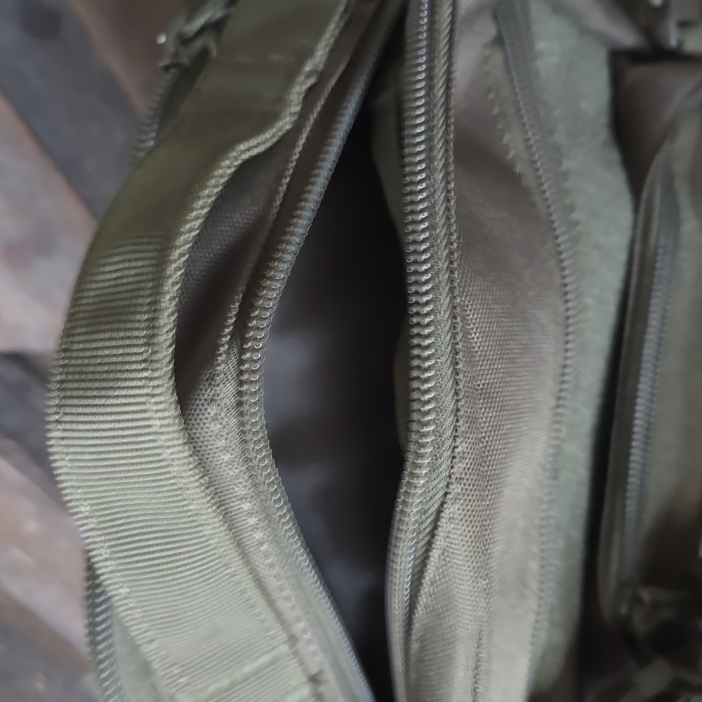 HIGHLAND TACTICAL SLING BACKPACK - Picture 7 of 13